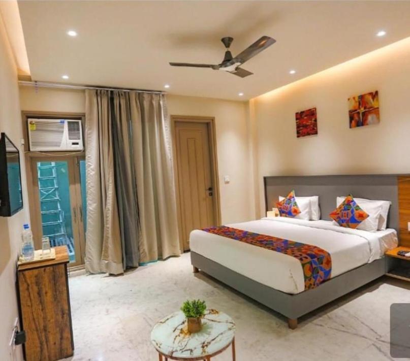 Hotel Global Corporate Νόιντα Εξωτερικό φωτογραφία